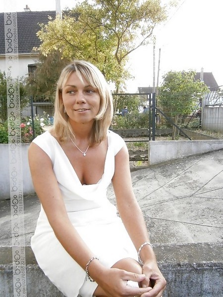 jeune salope qui se fait baiser en groupe